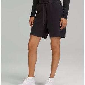 Lululemon Sz. 10 Loungeful High-Rise Short 7"